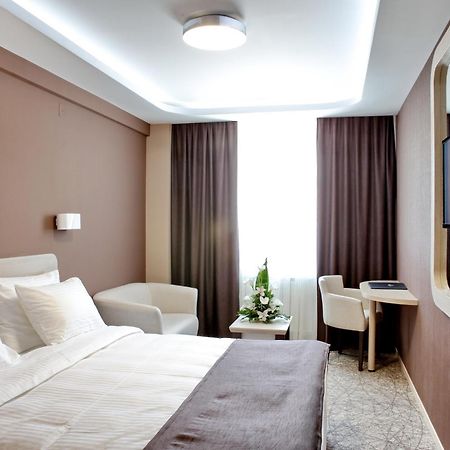 Garni Hotel Aveny Cacak Ngoại thất bức ảnh