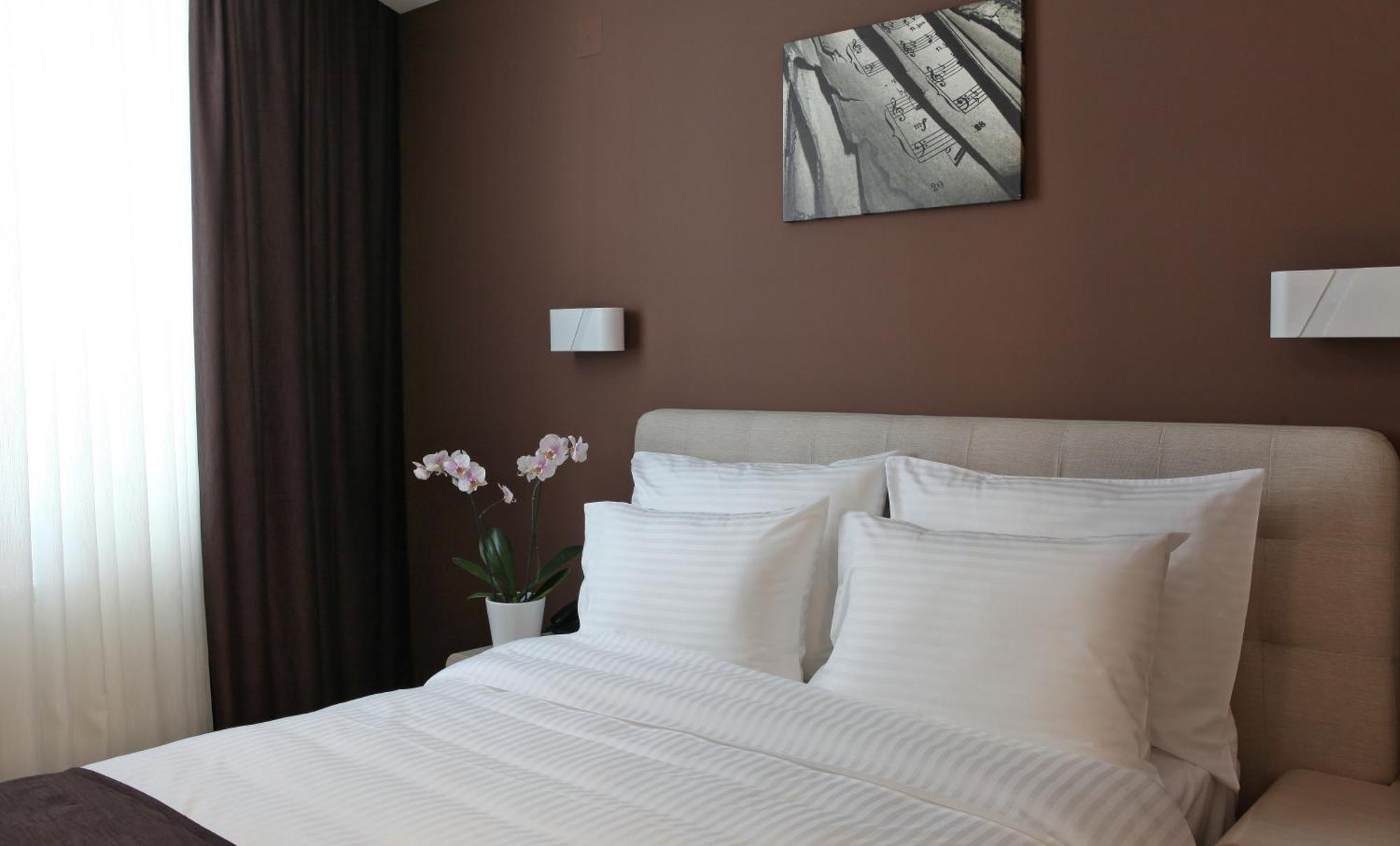Garni Hotel Aveny Cacak Phòng bức ảnh