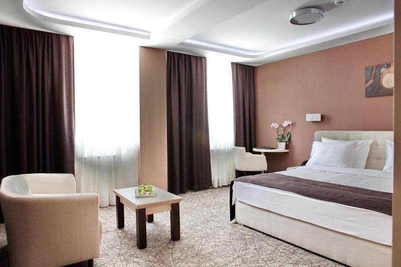 Garni Hotel Aveny Cacak Ngoại thất bức ảnh