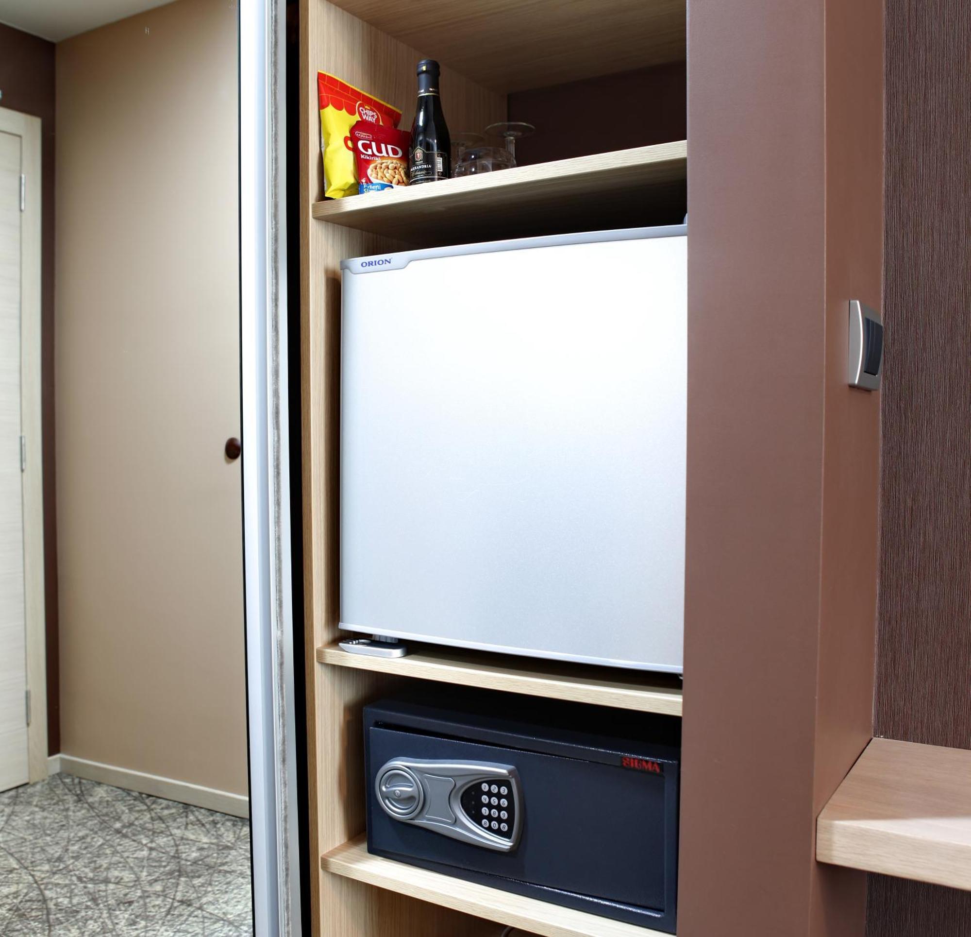Garni Hotel Aveny Cacak Ngoại thất bức ảnh