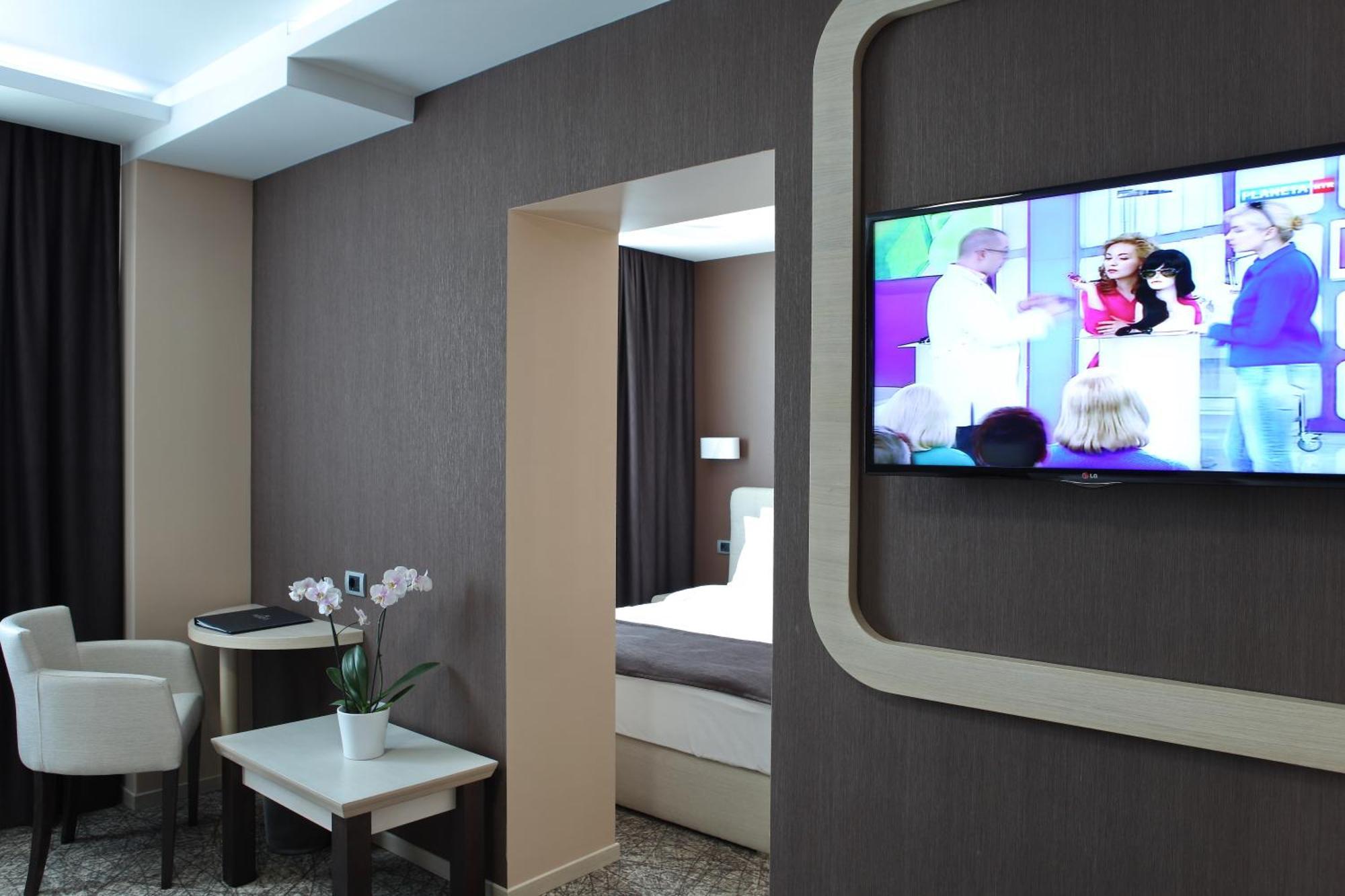 Garni Hotel Aveny Cacak Ngoại thất bức ảnh