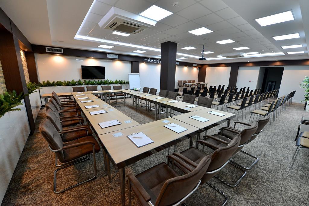 Garni Hotel Aveny Cacak Ngoại thất bức ảnh