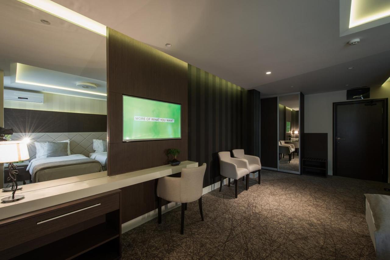 Garni Hotel Aveny Cacak Ngoại thất bức ảnh