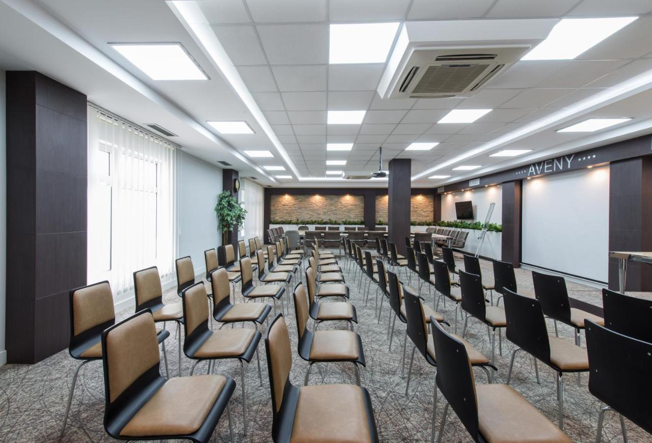 Garni Hotel Aveny Cacak Ngoại thất bức ảnh