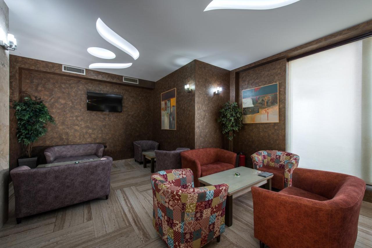 Garni Hotel Aveny Cacak Ngoại thất bức ảnh